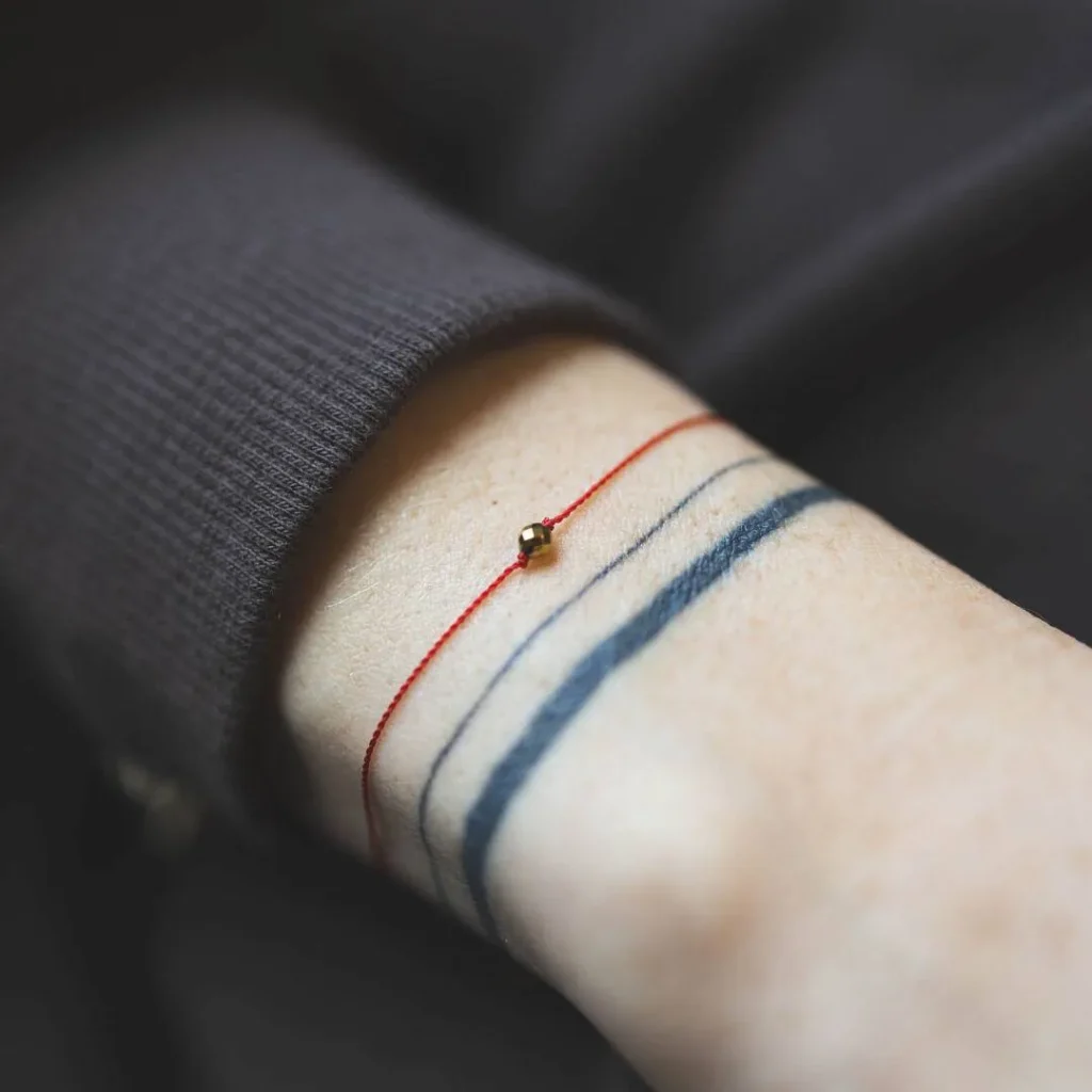 Minimalistyczne bransoletki – subtelność w prostocie