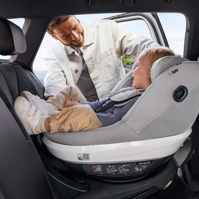 Fotelik samochodowy z bazą besafe beyond rwf