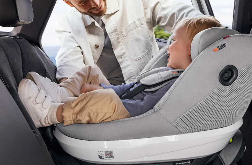Fotelik samochodowy z bazą besafe beyond rwf